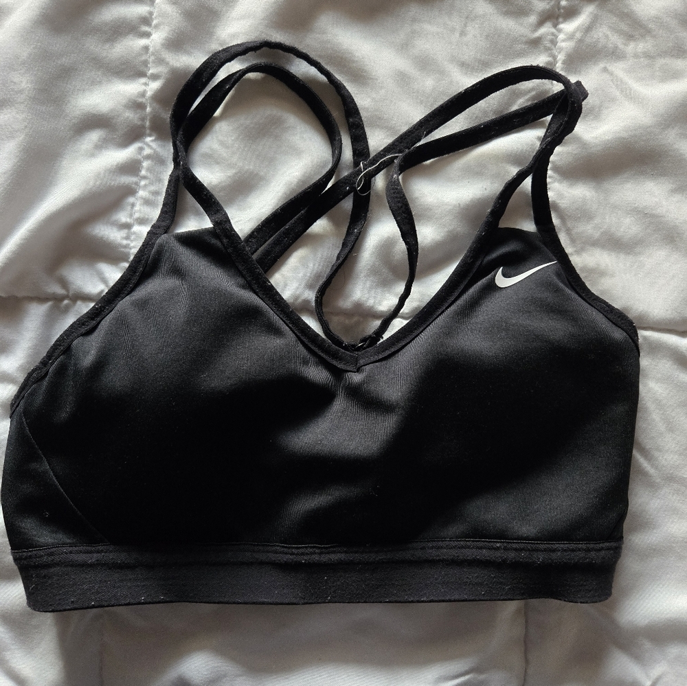 black Nike sports bra